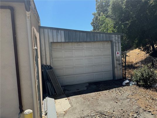 Detached Garage, Exterior