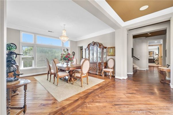 Chandelier, Dining room, Interior, Recessed Lighting, Wood Texture Flooring