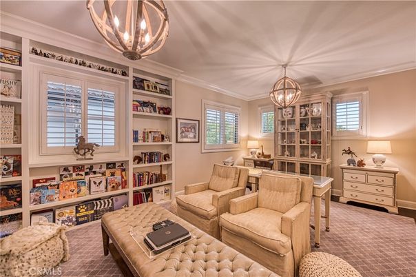 Chandelier, Interior, Living room, Pendant Lights