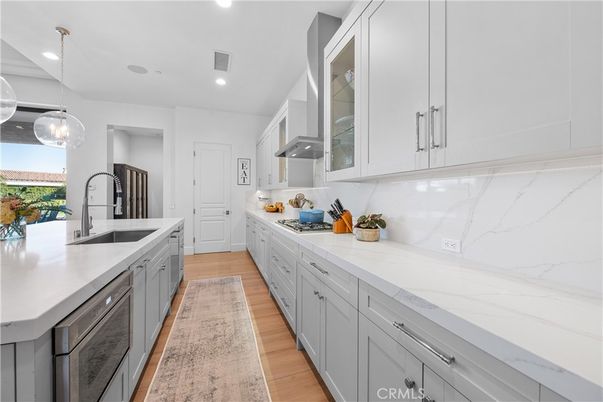 Interior, Kitchen, Pendant Lights, Recessed Lighting, Wood Texture Flooring