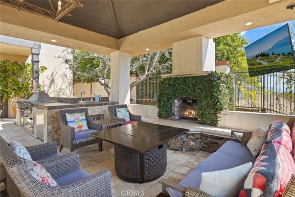 Exterior, Fireplace