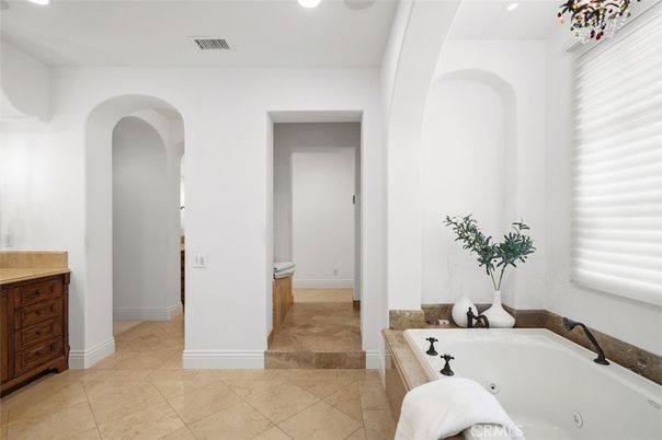 Bathroom, Interior, Recessed Lighting