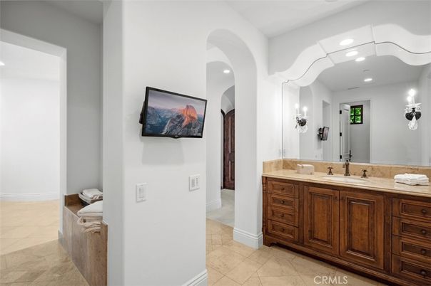 Bathroom, Interior, Recessed Lighting