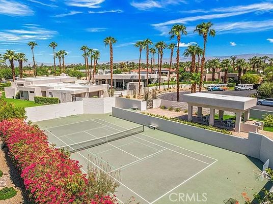 Exterior, Tennis Courts