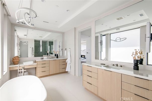 Bathroom, Dual Sink Vanities, Free Standing Baths, Interior, Pendant Lights, Recessed Lighting