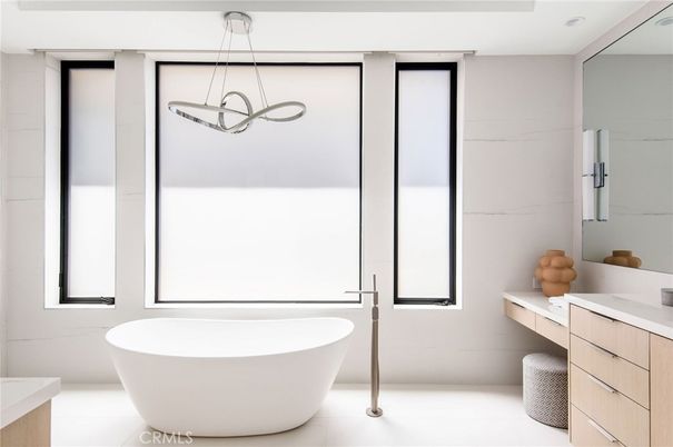 Bathroom, Free Standing Baths, Interior, Marble Walls, Pendant Lights
