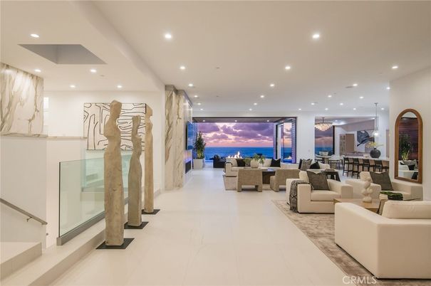Dining room, Interior, Living room, Pendant Lights, Recessed Lighting, Water