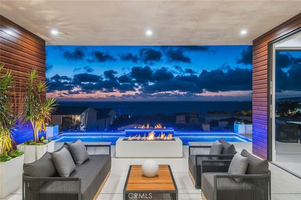Exterior, Pool, Recessed Lighting, Water