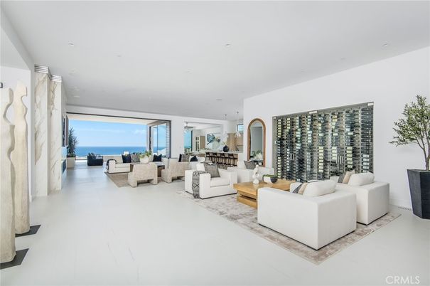 Dining room, Interior, Living room, Pendant Lights, Recessed Lighting, Water