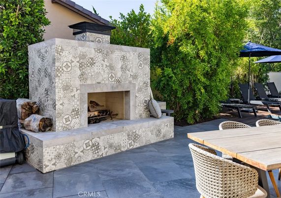 Exterior, Fireplace