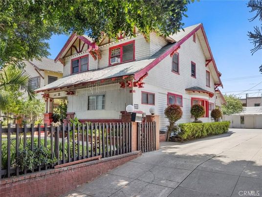 Exterior, Facade, Queen Anne Victorian