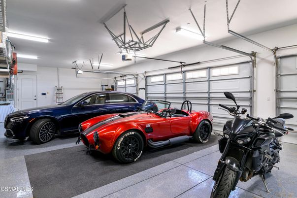 Garage, Interior