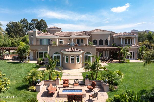 Backyard, Exterior, Facade, Mediterranean