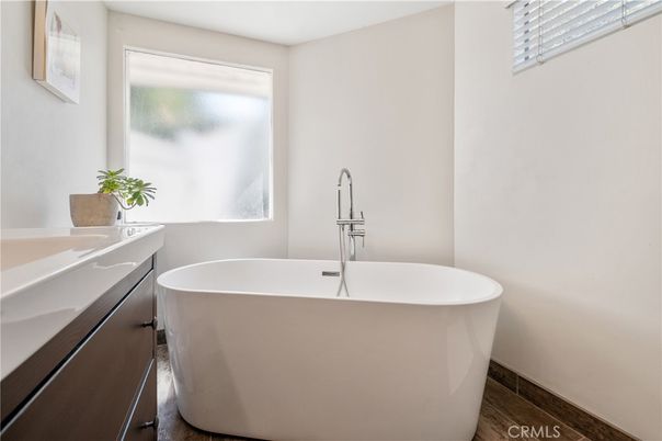 Bathroom, Free Standing Baths, Interior, Wood Texture Flooring