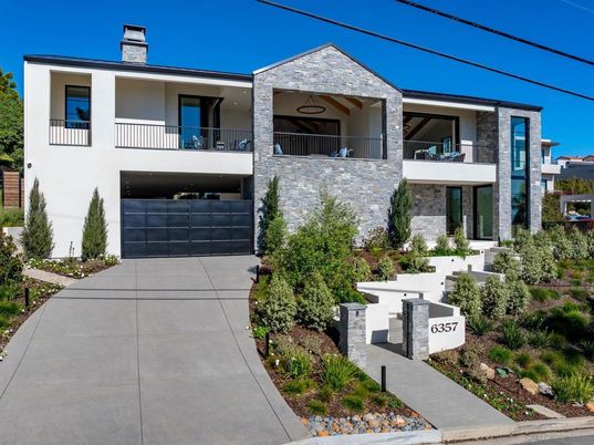 Attached, Exterior, Facade, Modern