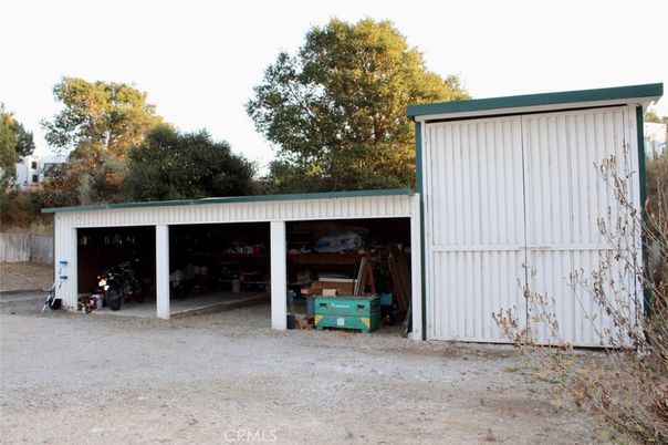 Detached Garage, Exterior