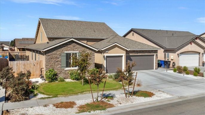 Attached, Exterior, Facade, Brick Facade, Ranch