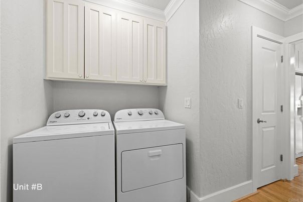 Interior, Utility Closets, Washer, Wood Texture Flooring
