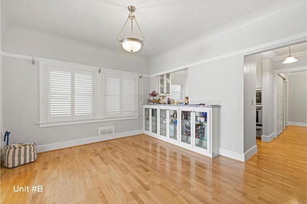 Empty room, Interior, Pendant Lights, Wood Texture Flooring