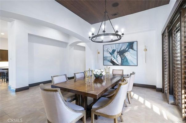 Chandelier, Dining room, Interior, Pendant Lights