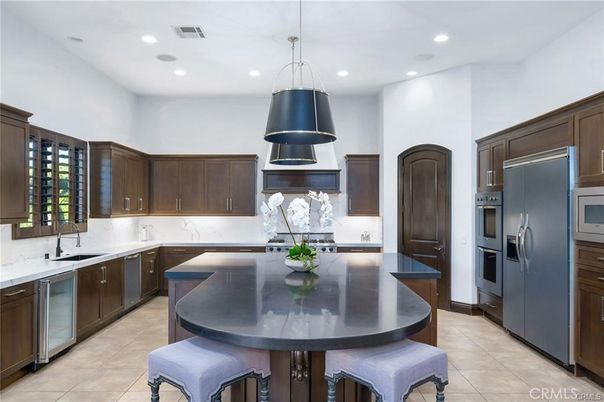 Dining room, Interior, Kitchen, Pendant Lights, Recessed Lighting, Stainless Steel Appliances