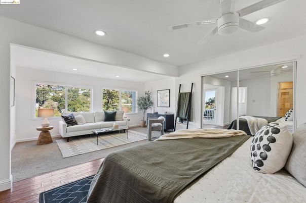 Bedroom, Interior, Living room, Recessed Lighting, Wood Texture Flooring