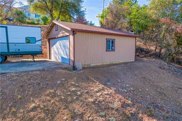 Detached Garage, Exterior