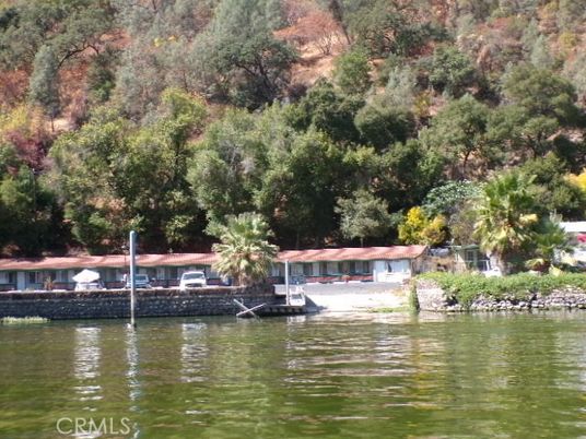 Exterior, Lake