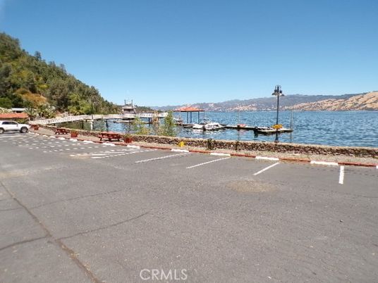 Exterior, Lake