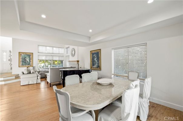 Dining room, Interior, Living room, Piano, Recessed Lighting, Wood Texture Flooring