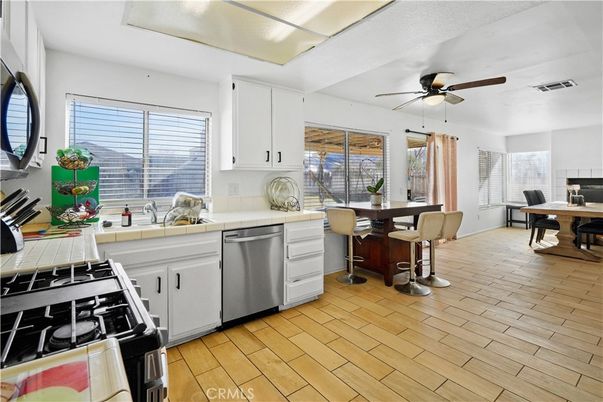 Dining room, Interior, Kitchen, Stainless Steel Appliances, Wood Texture Flooring