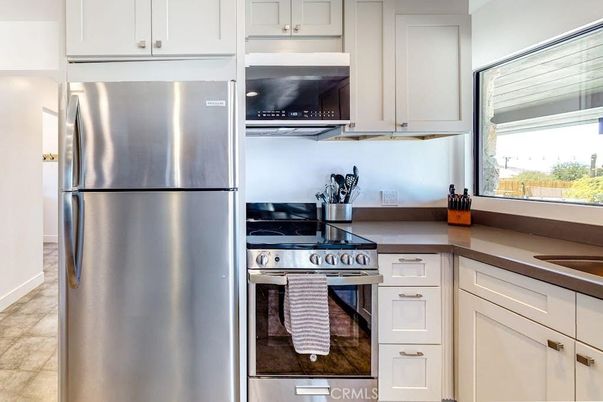 Interior, Kitchen, Stainless Steel Appliances