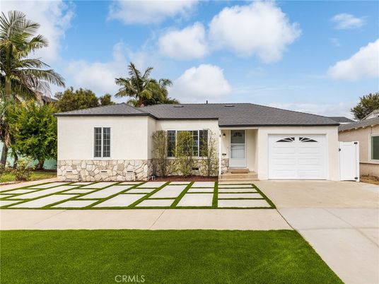 Attached, Exterior, Facade, Ranch