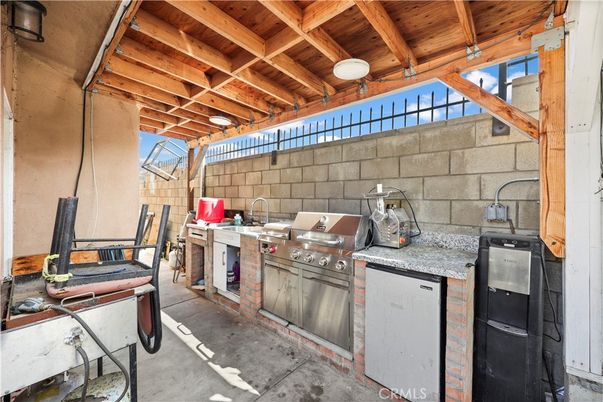 Exterior, Wooden Beams