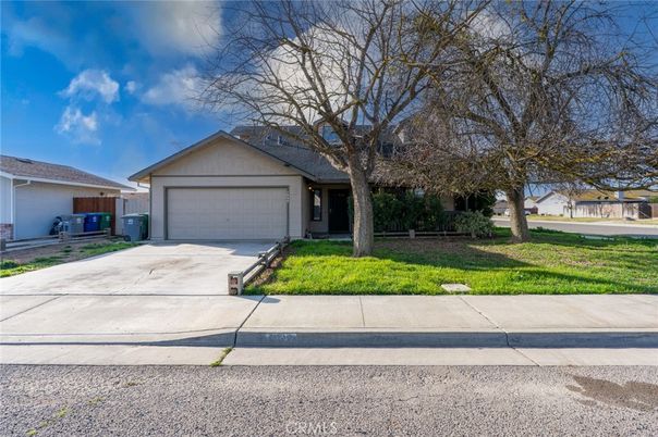 Attached, Detached Garage, Exterior, Facade, Ranch