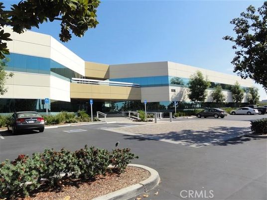 Exterior, Facade, Modern