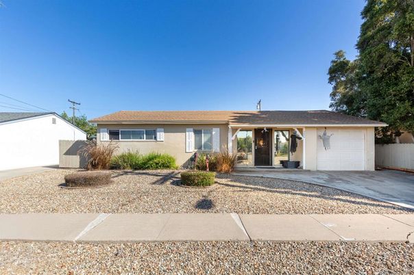 Attached, Detached Garage, Exterior, Facade, Ranch
