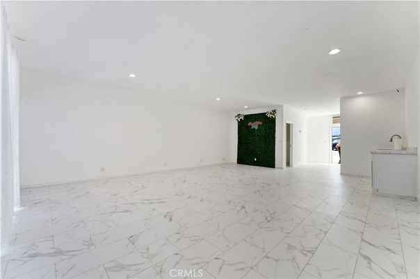 Empty room, Interior, Marble, Recessed Lighting