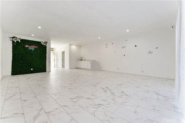 Empty room, Interior, Marble, Recessed Lighting