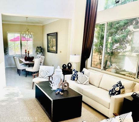 Chandelier, Dining room, Interior, Living room