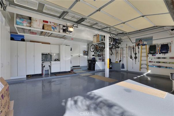 Garage, Interior