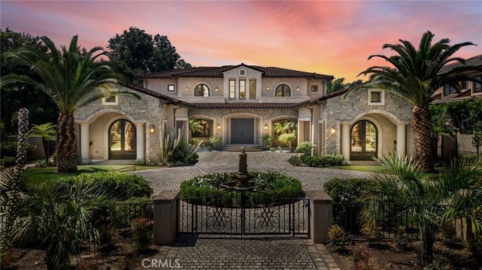 Backyard, Exterior, Facade, Mediterranean