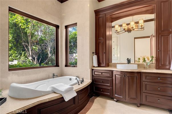 Bathroom, Dual Sink Vanities, Interior