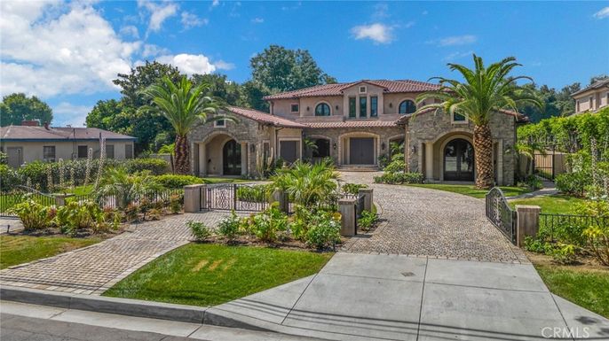 Backyard, Exterior, Facade, Mediterranean