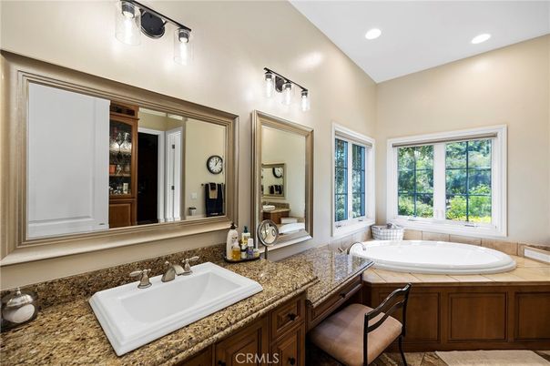 Bathroom, Dual Sink Vanities, Interior, Recessed Lighting