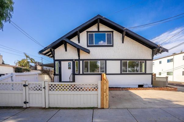 Exterior, Facade, American Craftsman