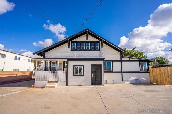 Exterior, Facade, American Craftsman