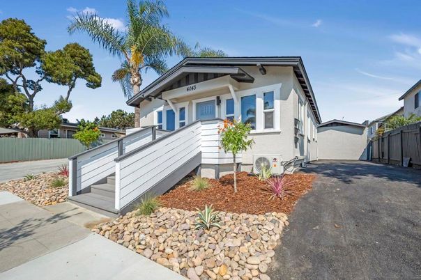 Exterior, Facade, American Craftsman
