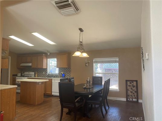 Dining room, Interior, Kitchen, Pendant Lights, Recessed Lighting, Wood Texture Flooring