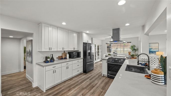 Interior, Kitchen, Recessed Lighting, Wood Texture Flooring